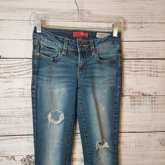 Medium Rise Curvy Skinny Guess Jeans - Picture 3 of 10